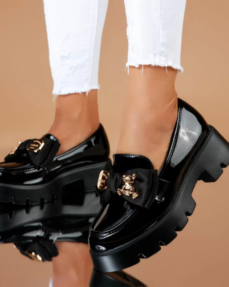 Loafers με Διακοσμητικό Φιόγκο και Τρακτερωτή Σόλα - Μαύρο