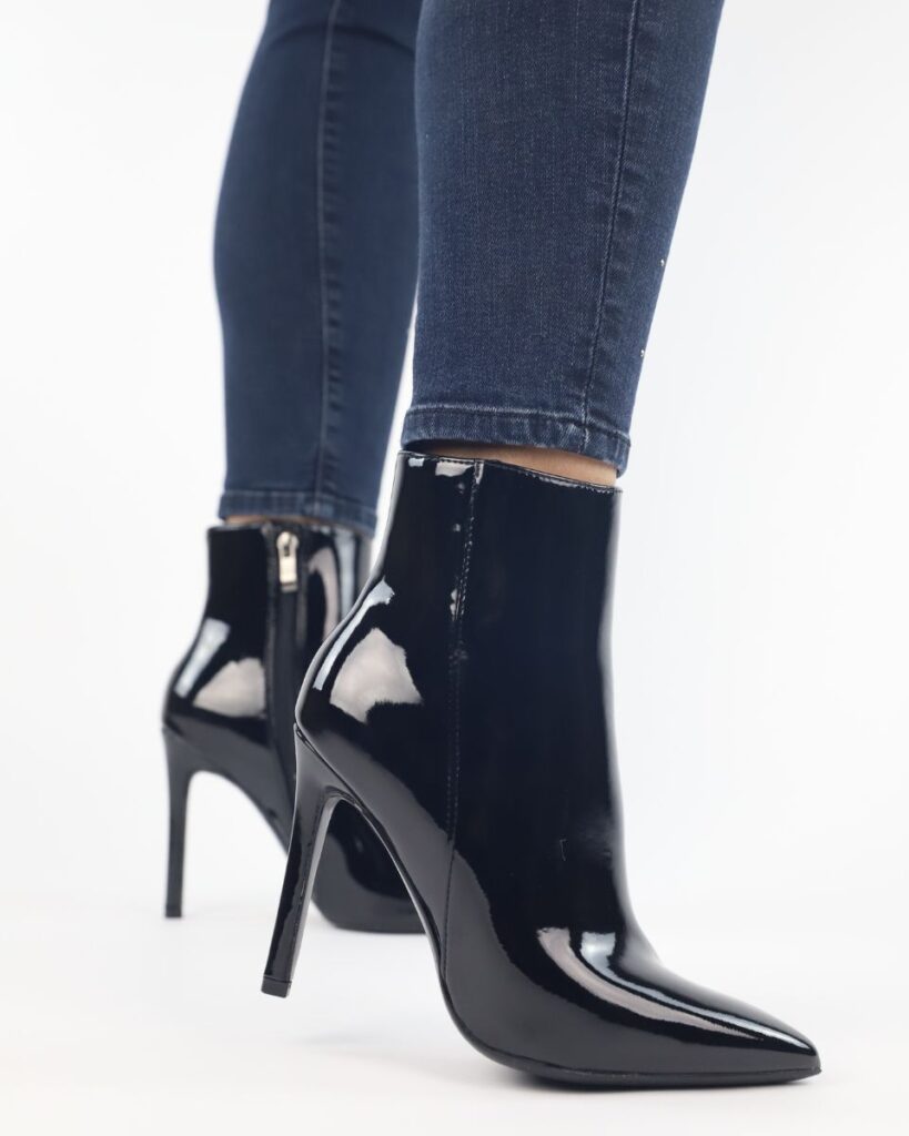 Μποτάκι Μυτερό με Τακούνι - Μαύρο Λουστρίνι
